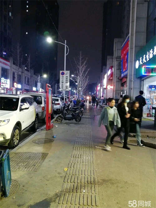 转让新建吾悦广场对面超市便宜转让