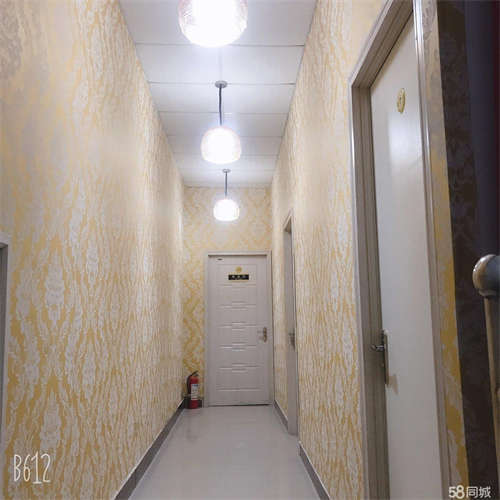 转让胶州胶北火锅店转让，门口可外摆，主街位置优越