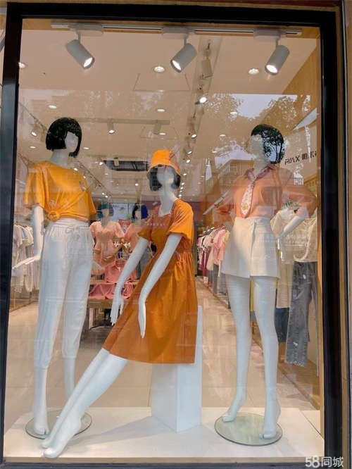 出租新城区粤客隆购物广场一楼女装店