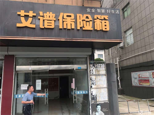 出租临街商铺，周围人口流量密集，价格可商量