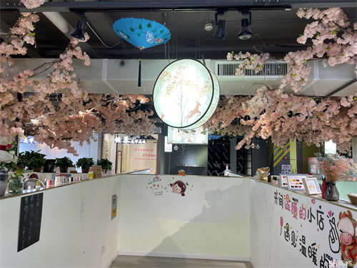 出租市中心铺子、新亚茂业华信mall旁时尚淮海广场1.5w当老板