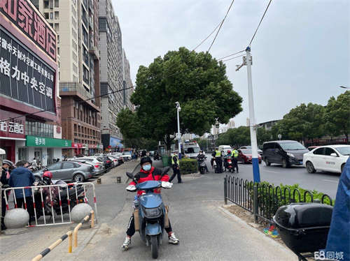 转让中介勿扰总110平.整体烘焙转让.看好转让费.价格能接受联系