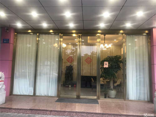 出租罗塘东路商业街店铺