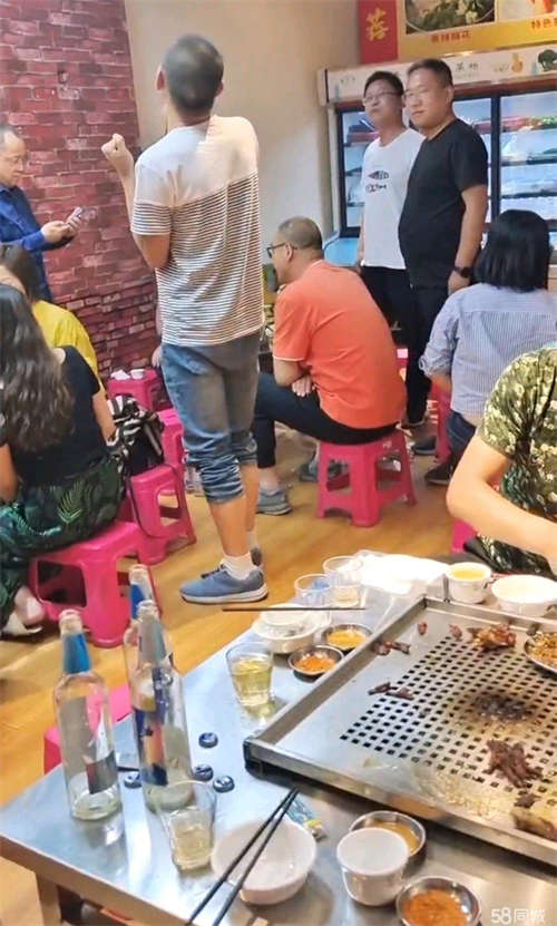 转让设备齐全，有固定老顾客，接手即可经营