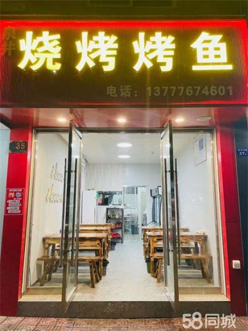 转让本店临街商铺   交通便利  周边有学校  菜场  人流量大