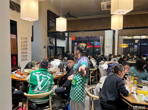 转让因去外地发展，现忍痛转让。