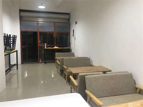 转让可帮做外卖代运营。临街旺铺，周末学生更多。