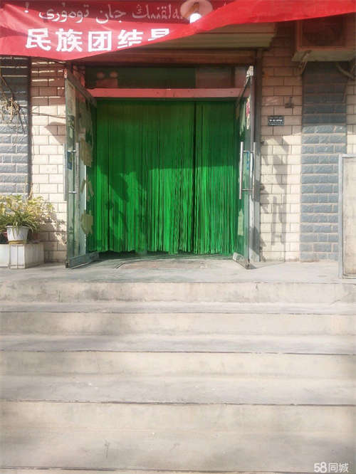 转让小区门口，菜市场周边人口稠密证件齐全，接手可营业业