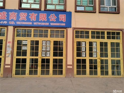 转让临街商铺客流量大，可以做仓库