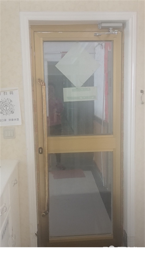 转让主街位置，楼上楼下两层，共240平