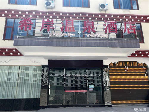 转让酒店位于318国道旁，人流车流大。
