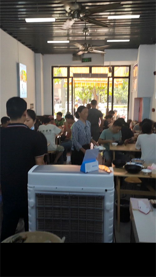 转让西昌万达广场2号门旁面馆转让