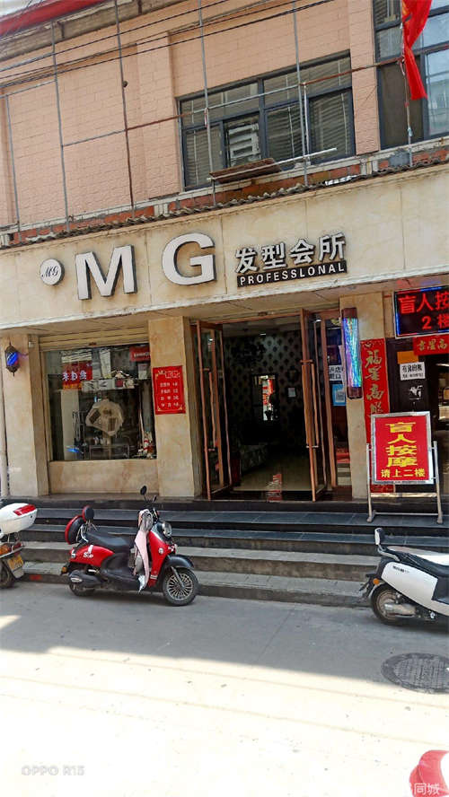 转让位置好，客流量好，都在居住区，附近还有一个学校