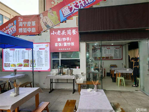 转让位于西南商贸城4区主通道，位置优越