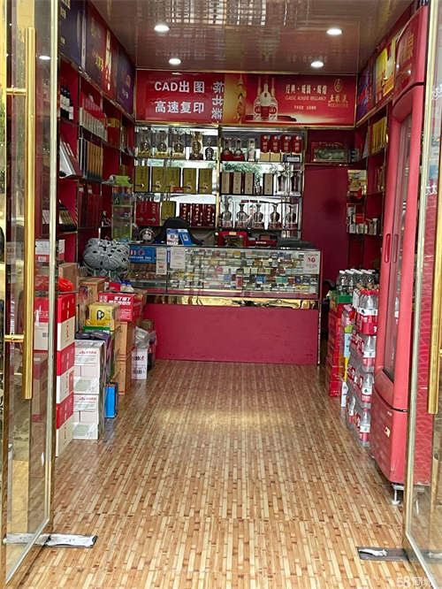 转让临街门面，边上有小区和饭店银行