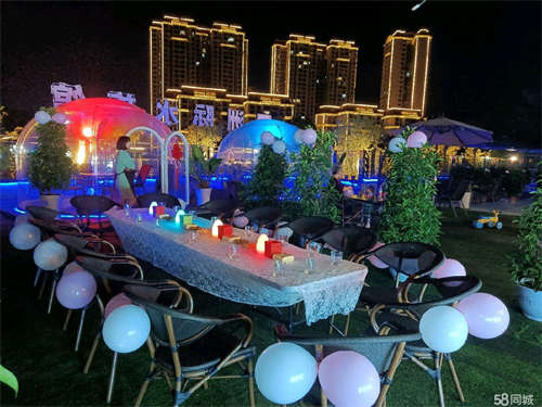 转让露天酒吧位于莲花湖繁华地段。