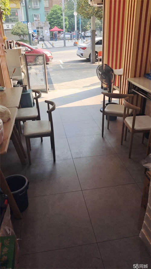 转让因为店子多照顾不过来振兴路门面转让，
