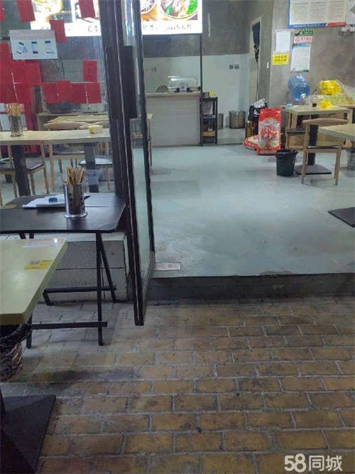 转让梓潼文化艺术学院校内商铺门面，非诚勿扰。