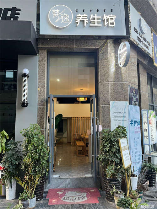 转让因无时间经营急转，转让店内所有设备和技术。