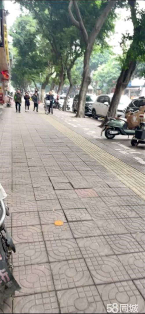 转让赤壁东路中餐店转让每月固定送饭3万，业绩8-10万