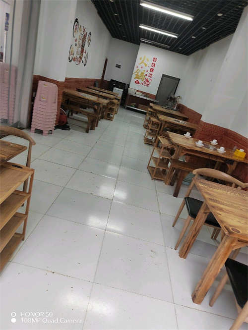 转让地理位置优越，出行方便