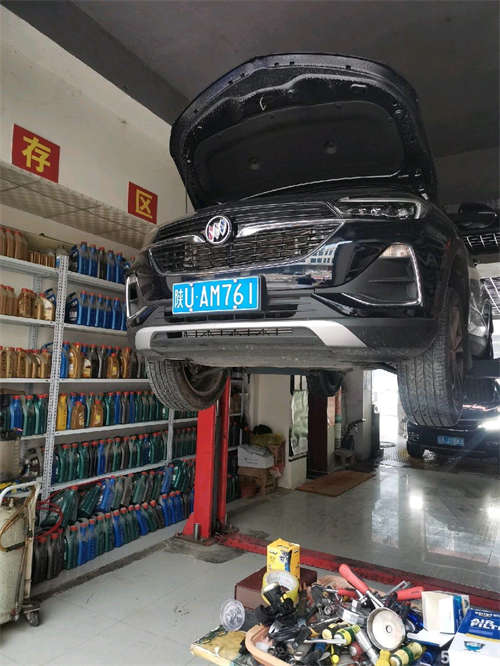 转让临街商铺，生意稳定，因有其他项目顾及不到本店生意，