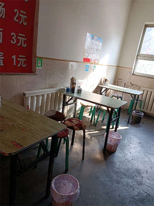转让南大街临街底商转租，可做小吃店，理发店，办公室，等等多种行业