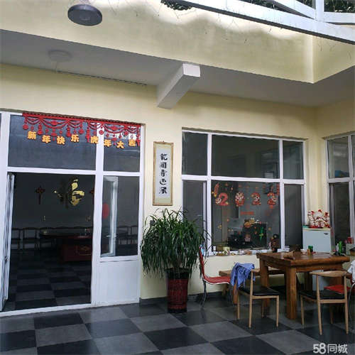 转让本店新装修，接受即可营业，自己房子无转让费用