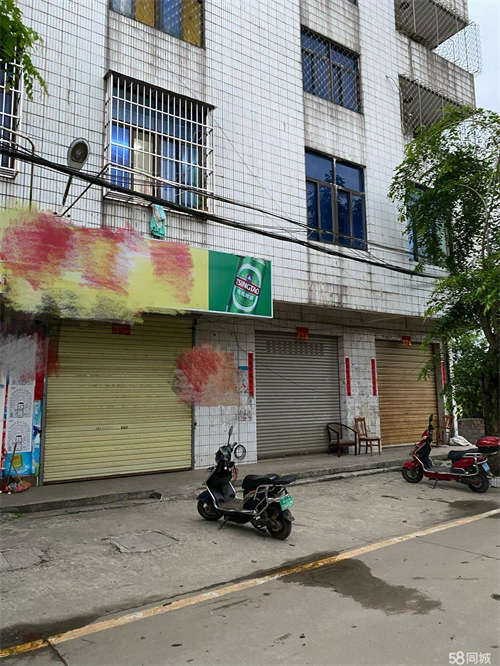 出租四个铺面 两个起租 超市好