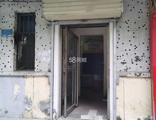 出租临街商铺  周围有居民区学校医院  适合做小生意