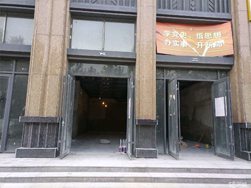 出租两层，两个门可以选择各行业