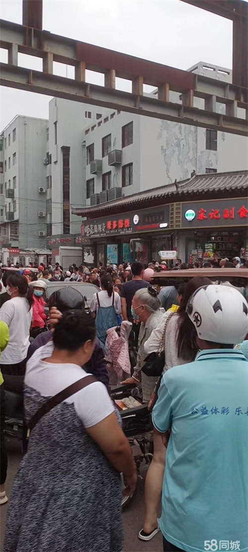 出租5锁学校西门口，地理位置优越！路口家