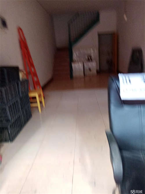 出租受降路菜市场房东直租，无转让费