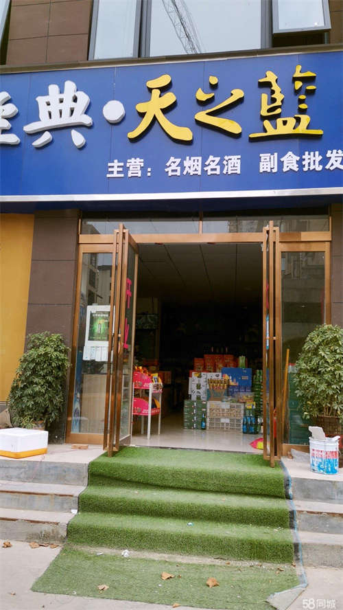 出租转让两间门面，，小区门口，对面也是小区