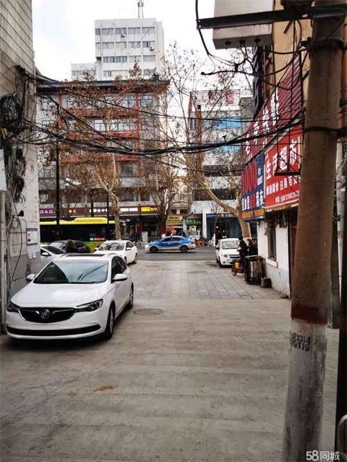 出租省府街与中山路交叉路口西北角同心小区门口。