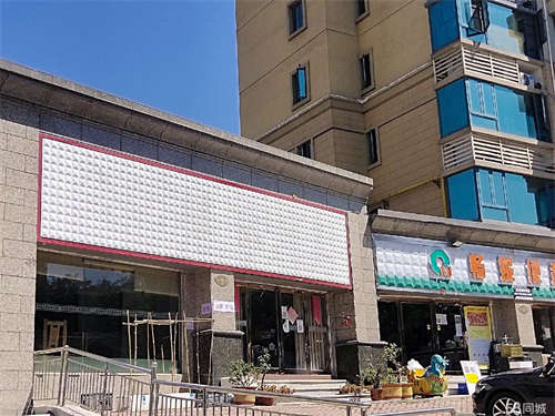 出租舞钢恒大300平商铺出租，无转让费，房东个人直租，精装修