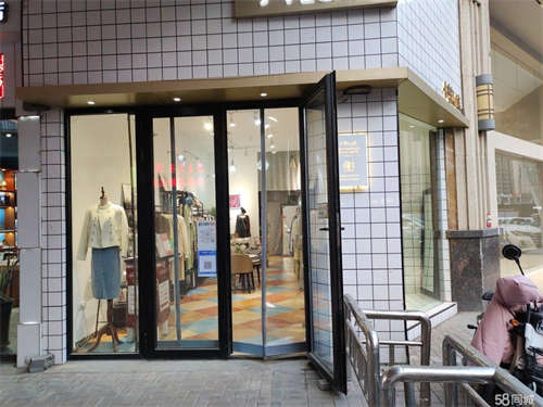 出租可空转 万达金街一楼女装店转让带中央空调 费用可协商