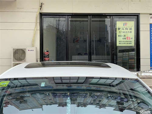 出租吉祥大厦纯一楼275平米急急急白菜价出租无转让费精装修旺铺
