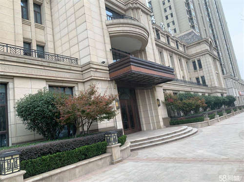 出租1到2层整体出租，自带两个电梯，里面装修豪华，当过售楼部
