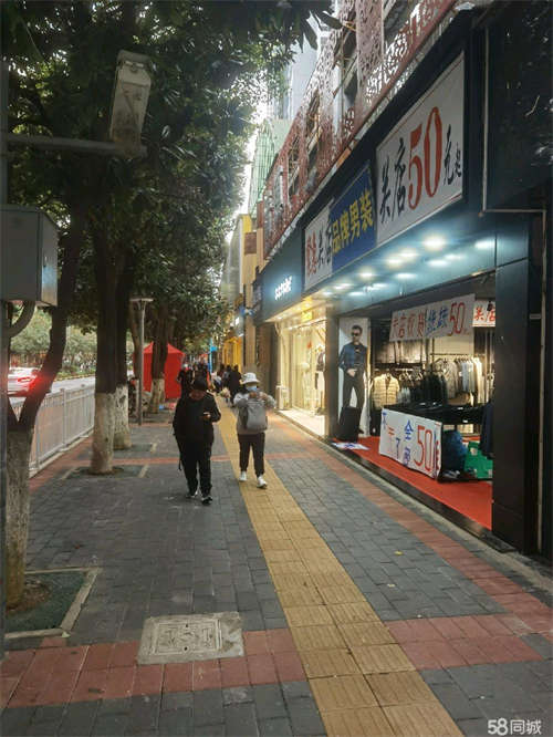 出租房东直租清镇红枫街临街门面 无其他费用，有意者电话