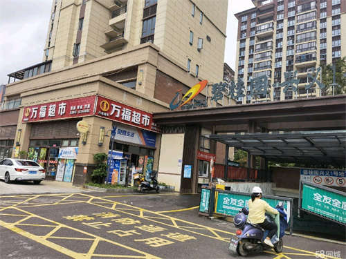 出租大门口间底商，可整租，可分租