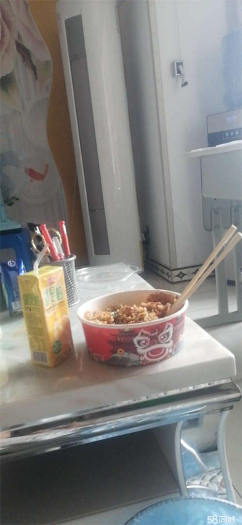 出租小区大门边，适合做各种生意