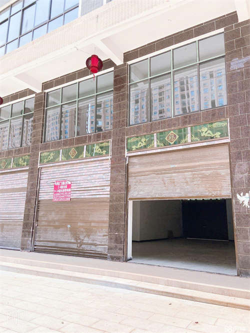出租租一层送半层邦盛凤凰城电商对面北岭路主马路上
